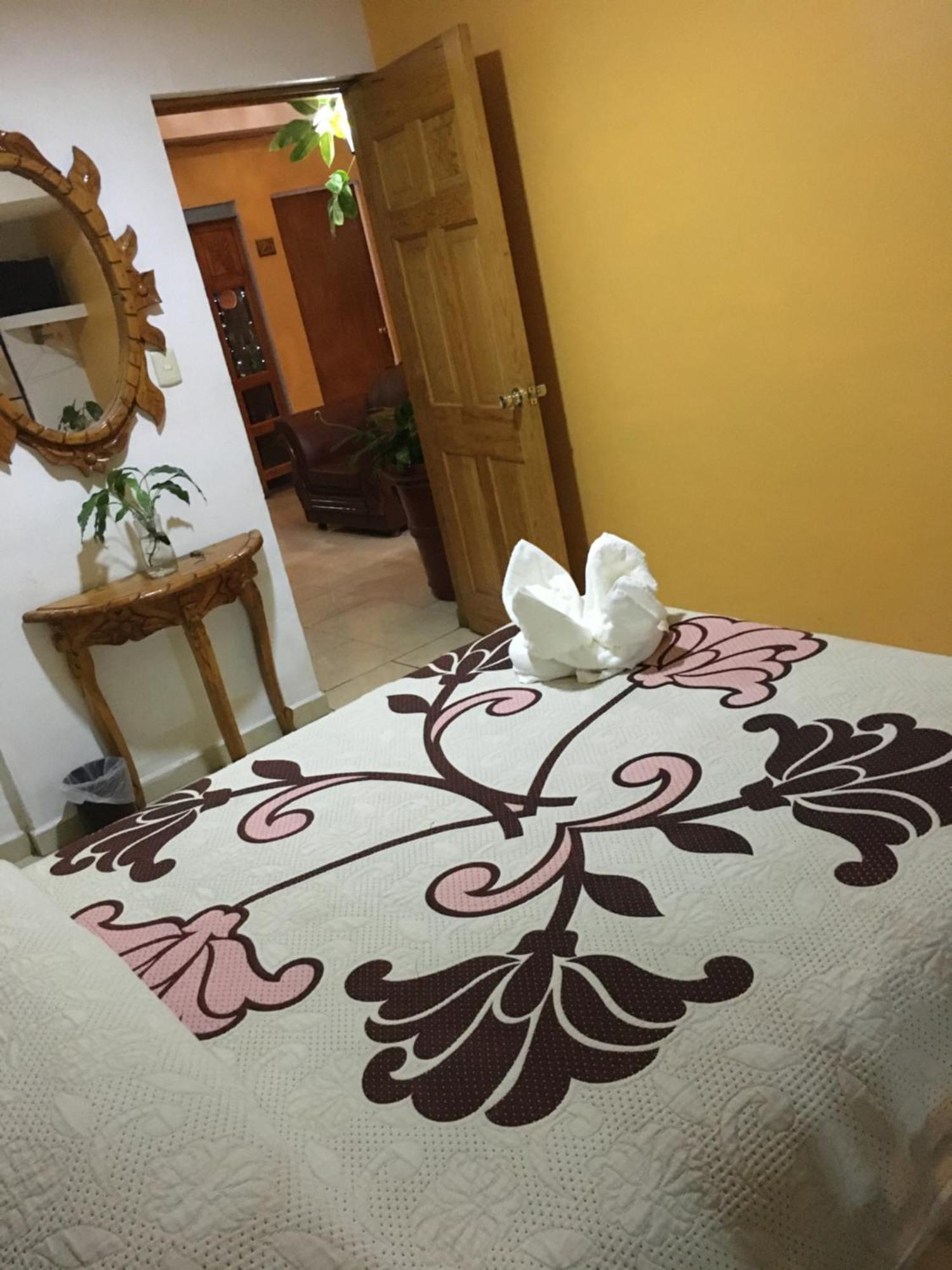 Hotel Posada Camelinas Pátzcuaro Eksteriør billede